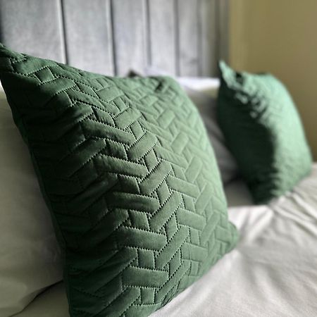 Great Offers On Long Stays!! Laluna Apartments Гейтсхед Екстериор снимка