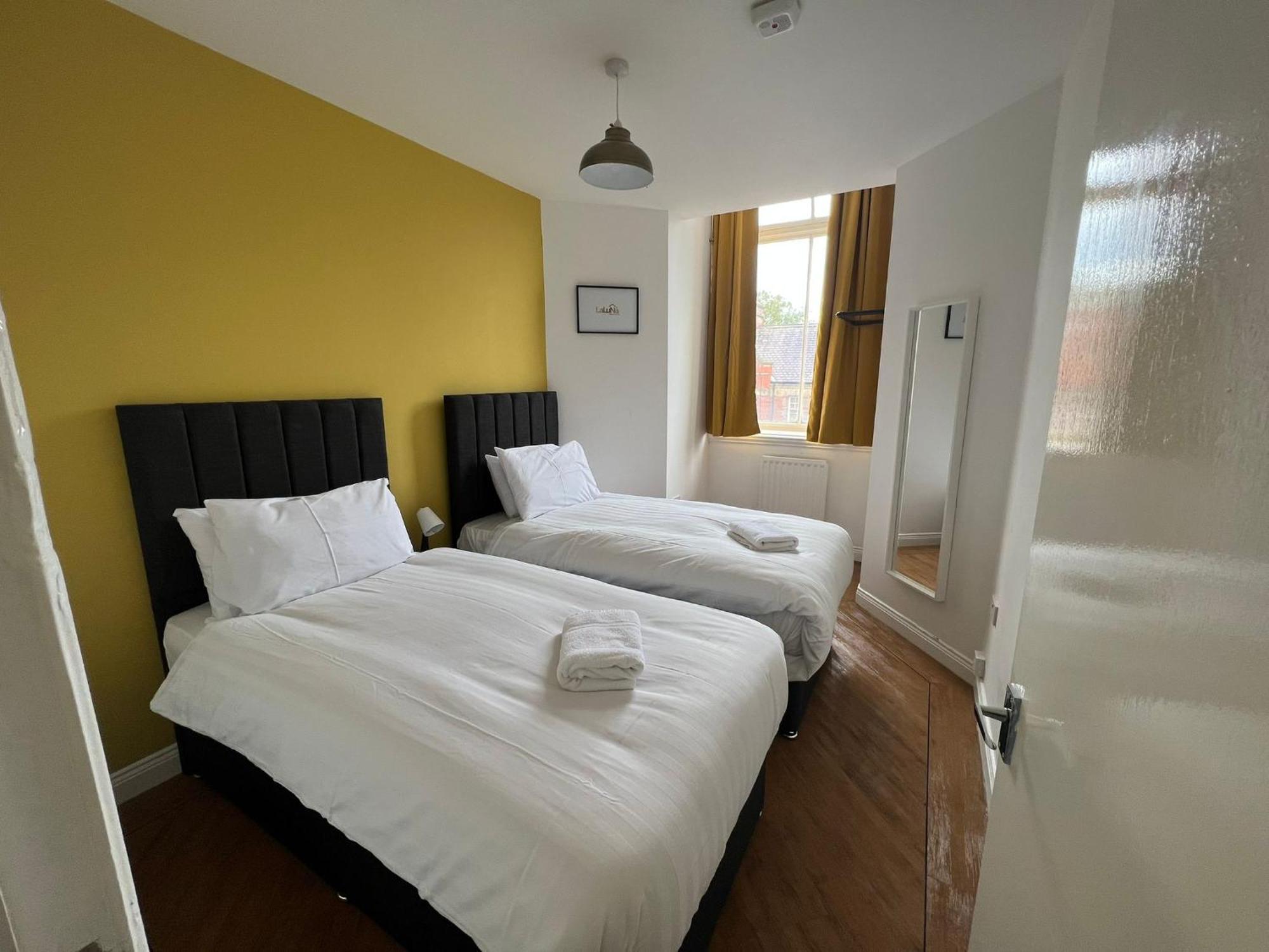 Great Offers On Long Stays!! Laluna Apartments Гейтсхед Екстериор снимка