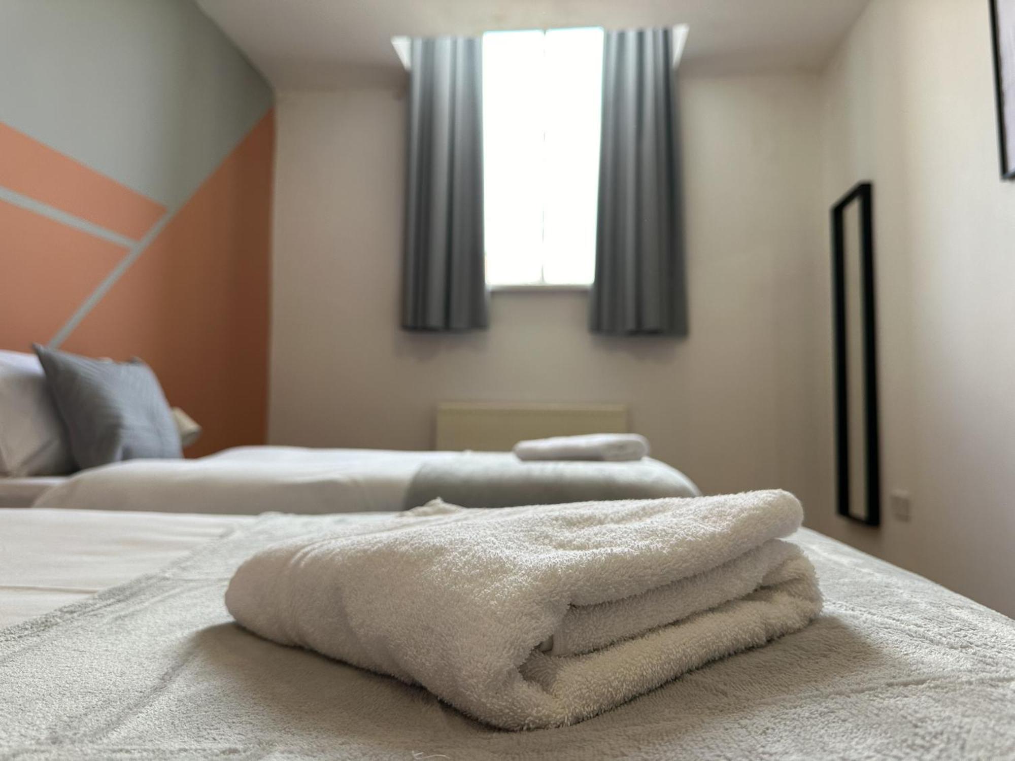 Great Offers On Long Stays!! Laluna Apartments Гейтсхед Екстериор снимка