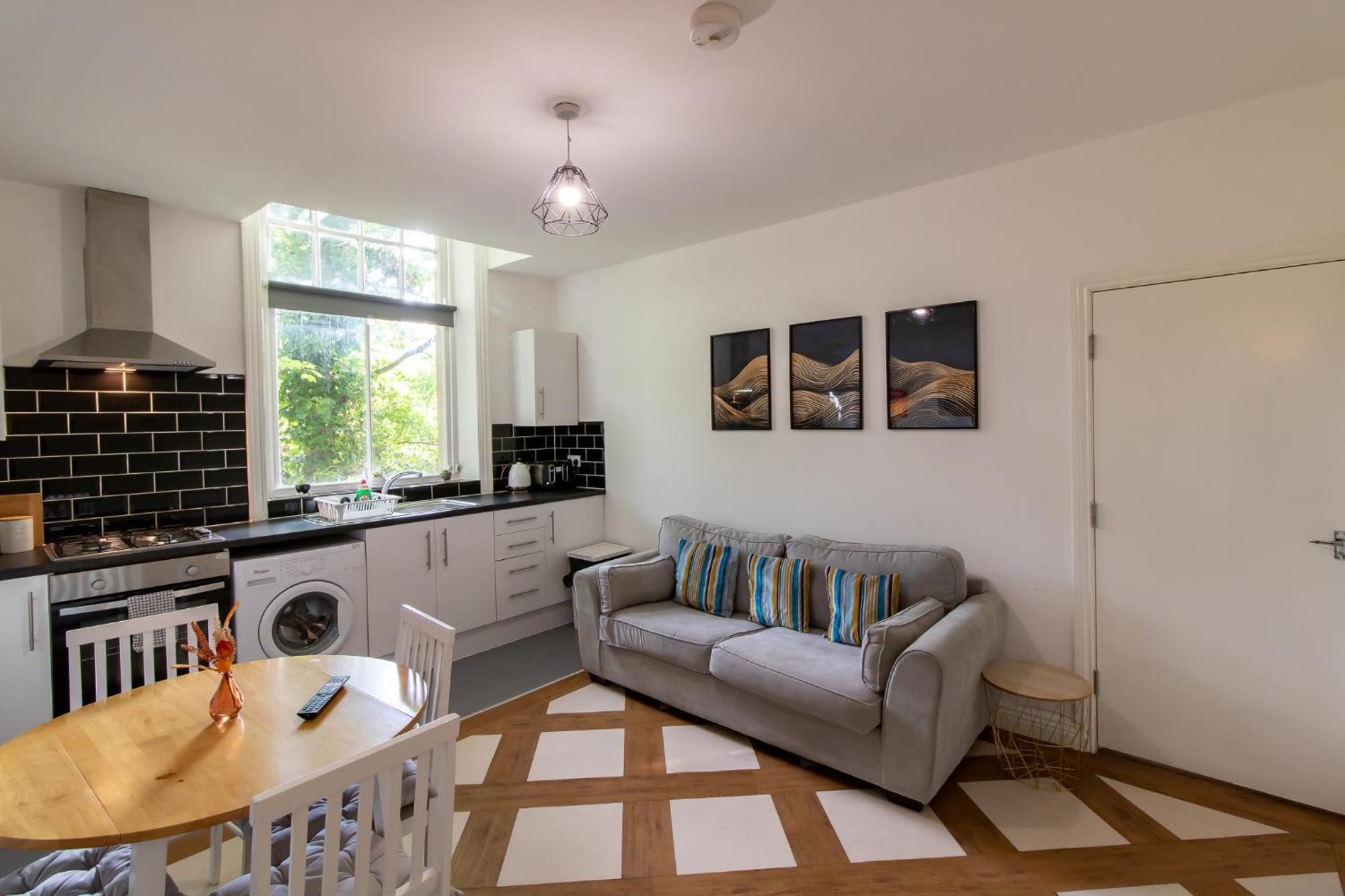 Great Offers On Long Stays!! Laluna Apartments Гейтсхед Екстериор снимка