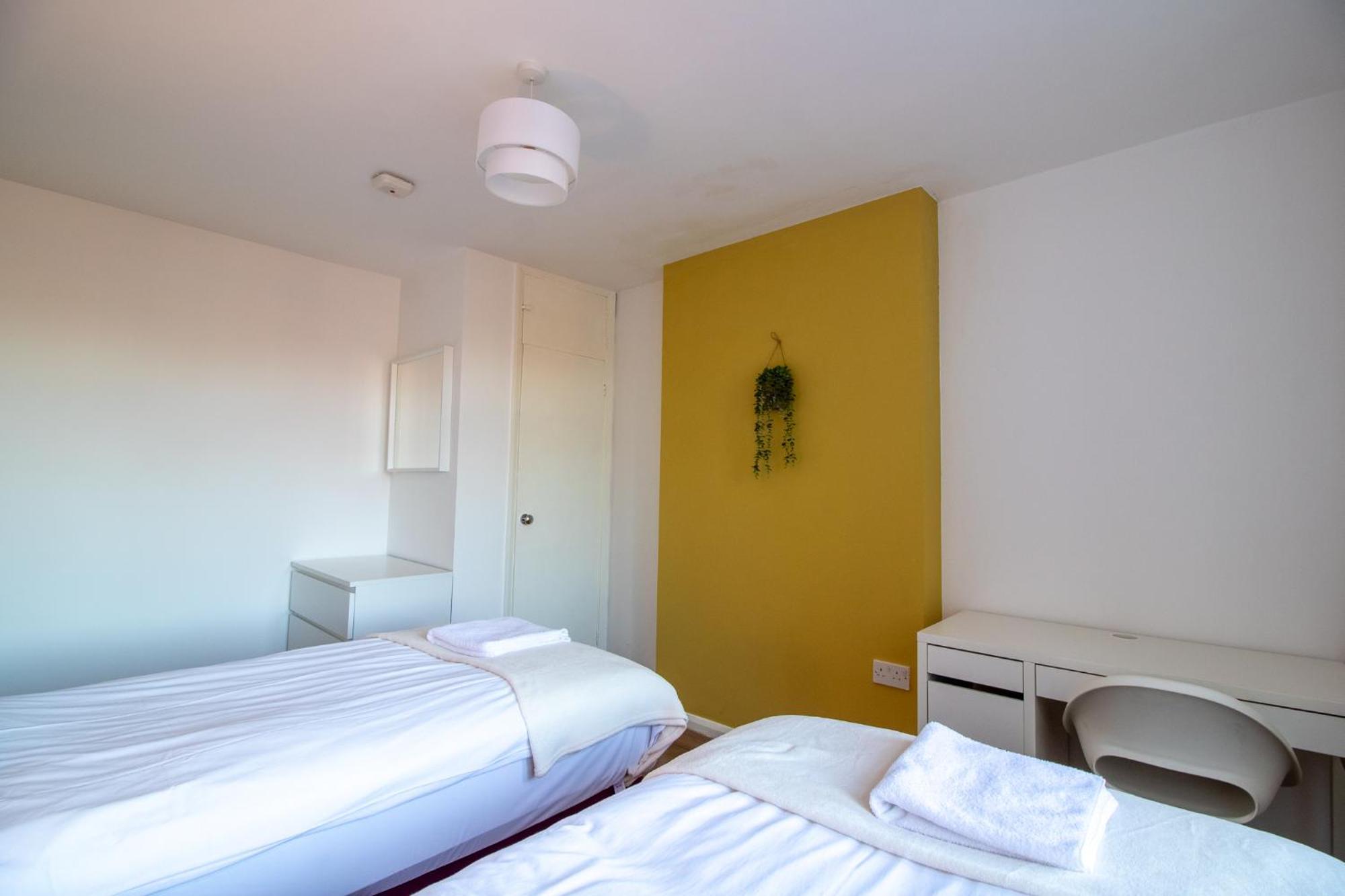 Great Offers On Long Stays!! Laluna Apartments Гейтсхед Екстериор снимка