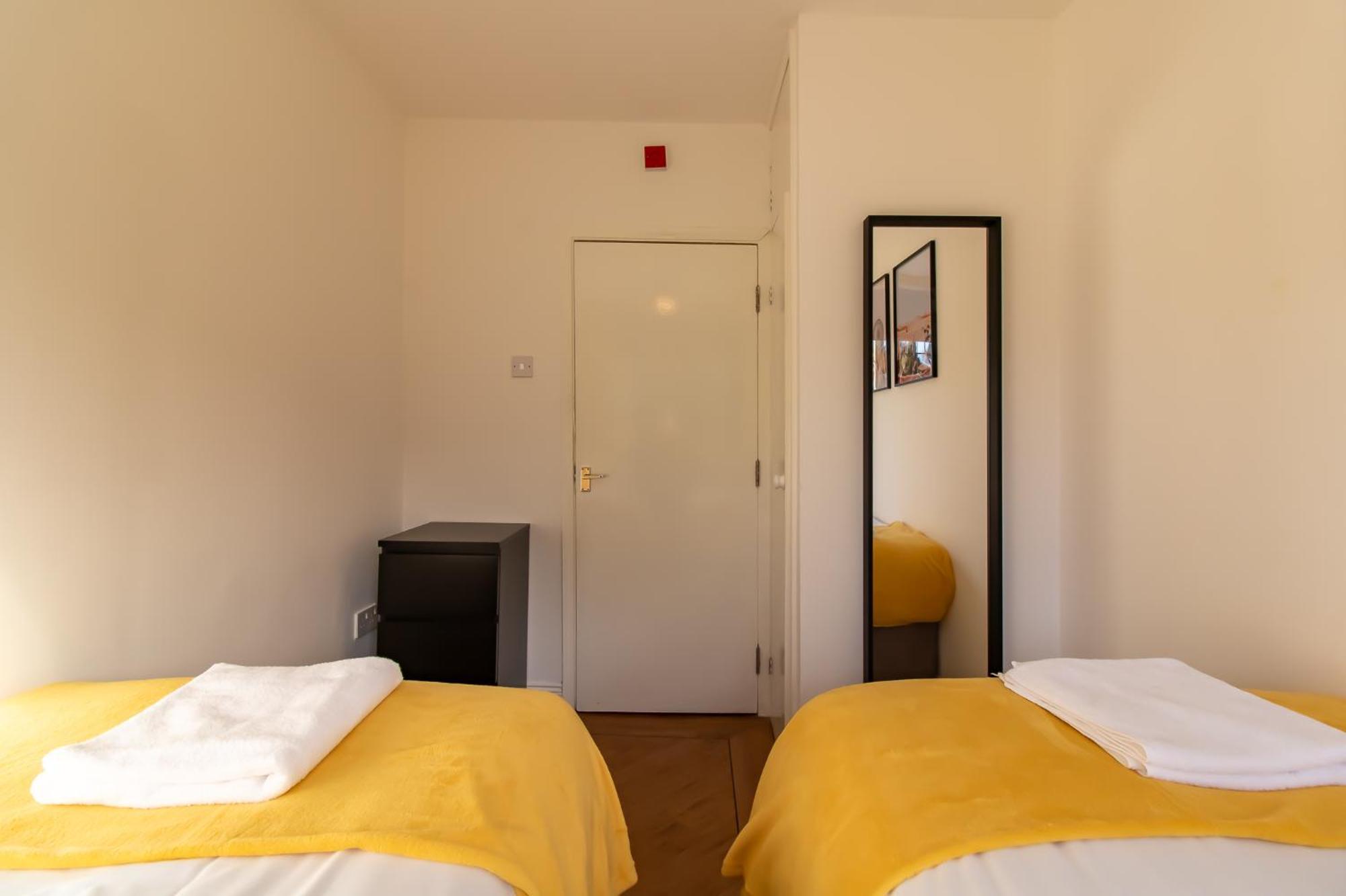 Great Offers On Long Stays!! Laluna Apartments Гейтсхед Екстериор снимка